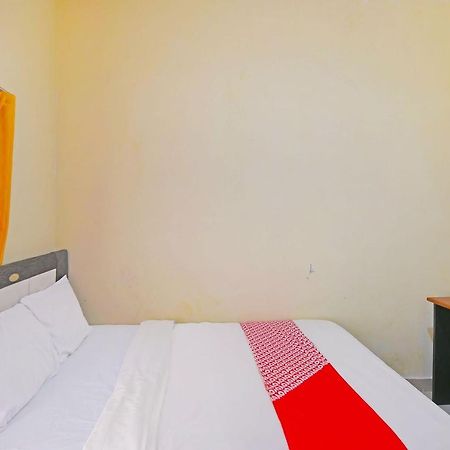 Oyo 91445 Sandat Guest House Денпасар Екстериор снимка