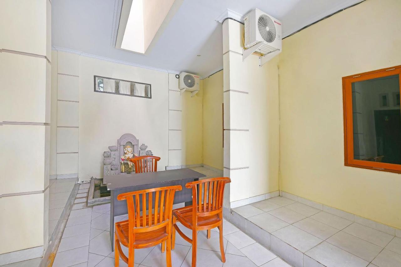 Oyo 91445 Sandat Guest House Денпасар Екстериор снимка