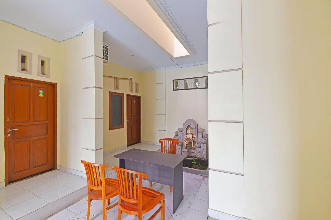 Oyo 91445 Sandat Guest House Денпасар Екстериор снимка