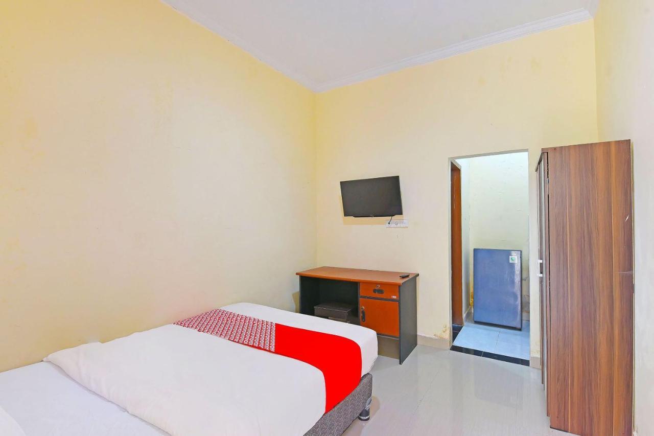 Oyo 91445 Sandat Guest House Денпасар Екстериор снимка