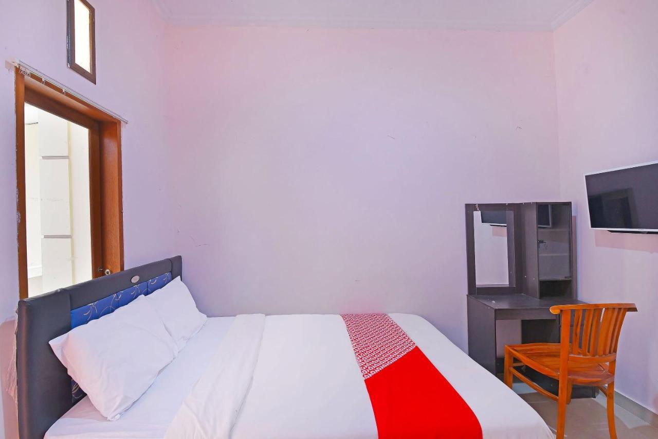 Oyo 91445 Sandat Guest House Денпасар Екстериор снимка
