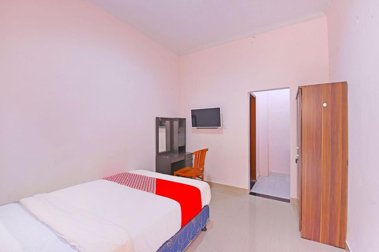 Oyo 91445 Sandat Guest House Денпасар Екстериор снимка