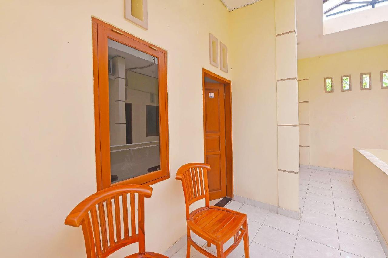 Oyo 91445 Sandat Guest House Денпасар Екстериор снимка